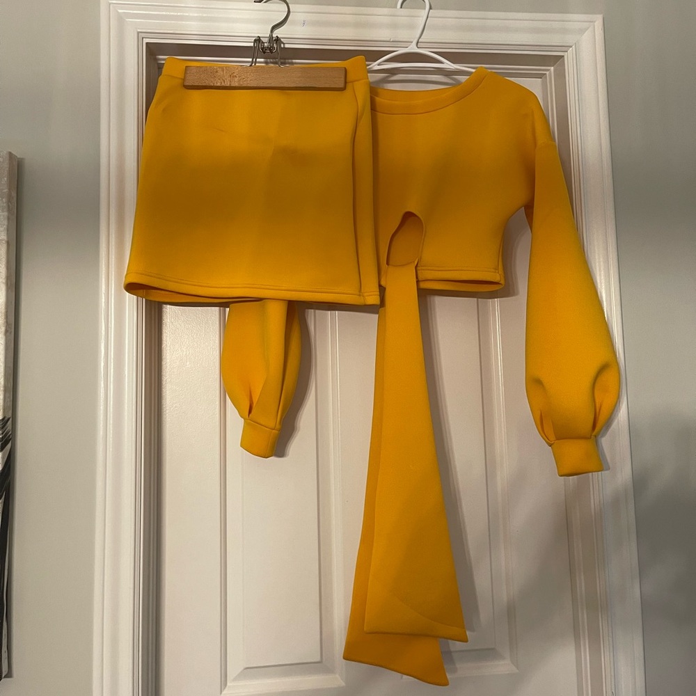 2-Piece Cropped Long Sleeve Skirt Set - Yellow
